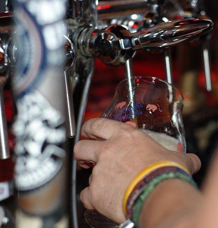 Le Cafe des Six Roses